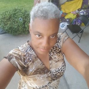 Meet your Posher, Brenda